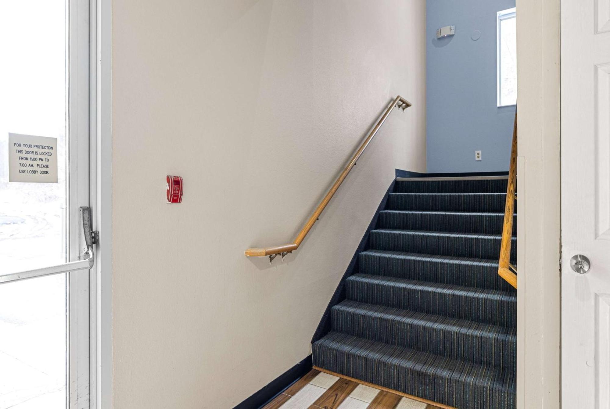 Super 8 By Wyndham Pittsburgh/מונרוויל מראה חיצוני תמונה