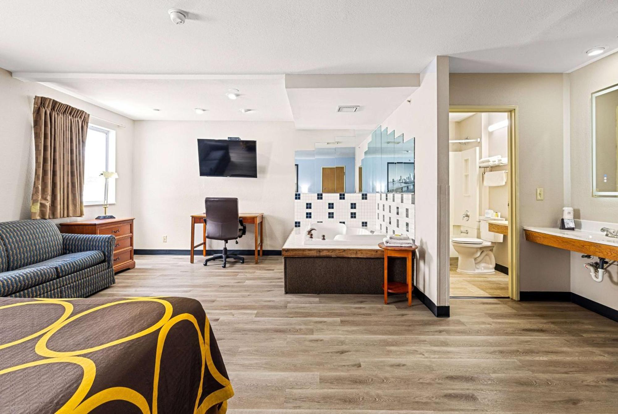 Super 8 By Wyndham Pittsburgh/מונרוויל מראה חיצוני תמונה